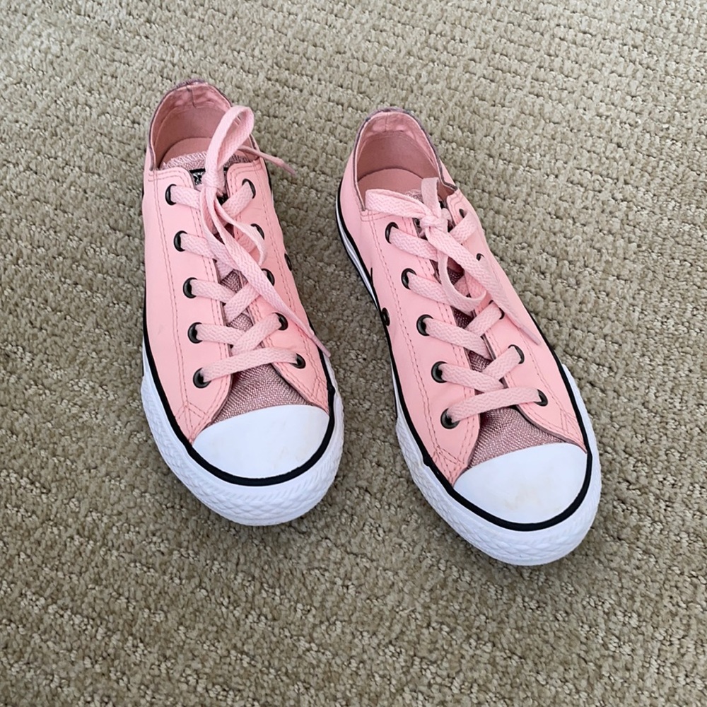 Girls pink converse all star shoes